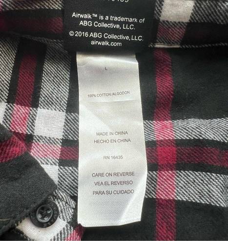 Airwalk NWT  100% cotton Flannel black red white Large