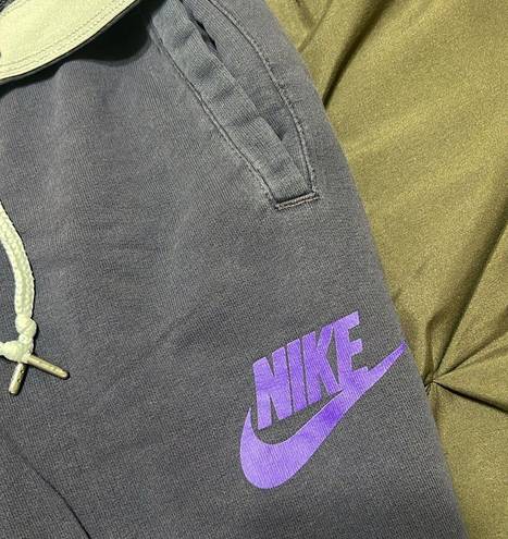 Nike Purple  sweatpants size small