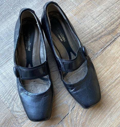 Naturalizer Black Leather Shoes