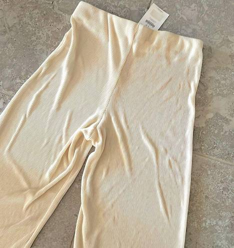 Bershka NWT  Pleated Wide Leg Palazzo Pants Size L, Cream New with Tag