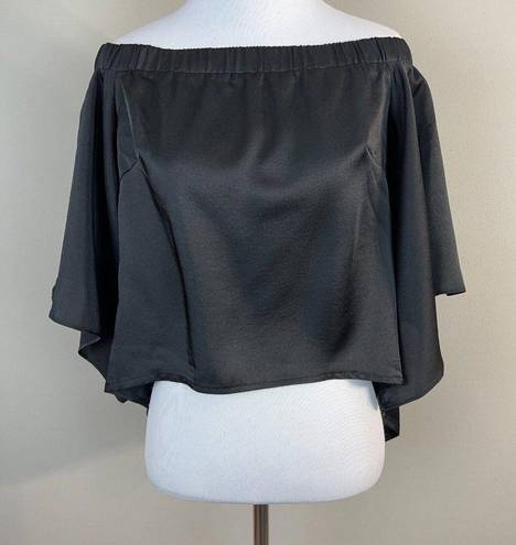 SEEK the Label  Crop Top XS Black Off Shoulder Flowy Sleeve Back Slit‎ New