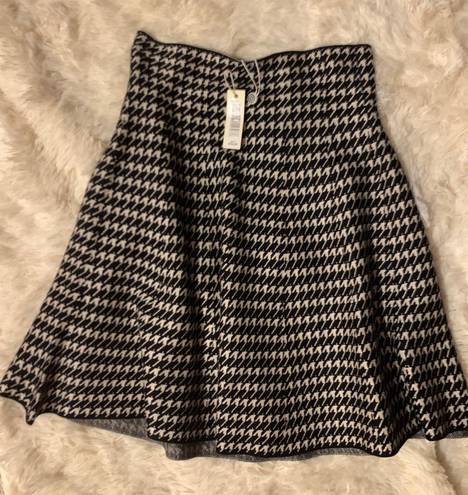 Max Studio Black And White Skirt Size S/M