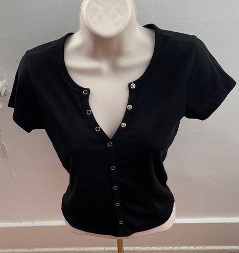 Buttons Faded Rose Black Ribbed Henley Faux Snap  Up Front V-neck Cropped Top, size L