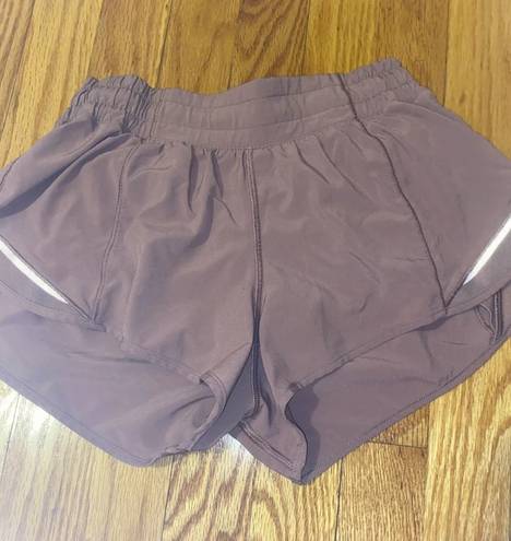 Lululemon Hotty Hot Short 2.5”