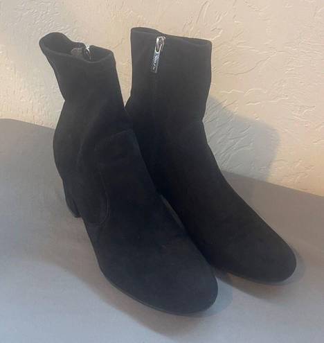 Unisa  Faux Suede Black Block Heeled Booties Size 9