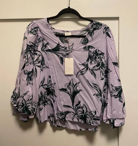 A New Day NWT Lavender Palm Top