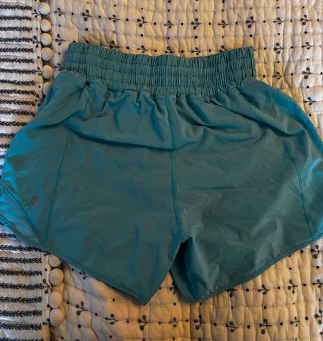 Lululemon Hotty Hot Shorts 4”