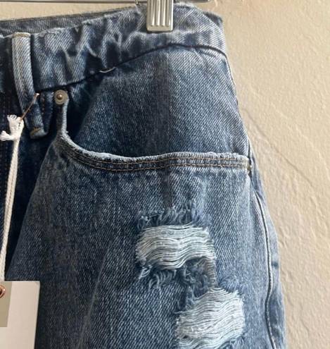 Good American Women's 90s Mom Jeans Size 6/28 Straight Leg Denim Ripped Knee NWT