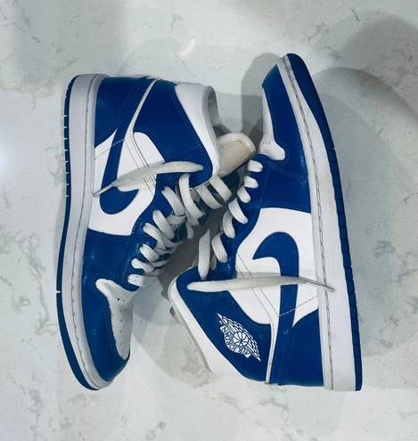 Jordan 1 Mid Kentucky Blue