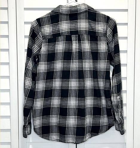 SO Plaid shirt xs button down long sleeve shirt black white  flannel