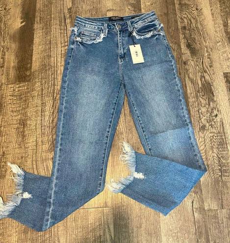 Judy Blue NWT  High Waist Frayed Slim Straight Leg Jeans 26W