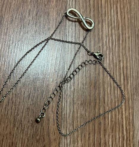 infinity  Necklace NWOT