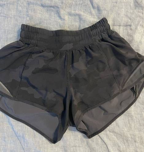 Lululemon Hotty Hot Short 2.5”