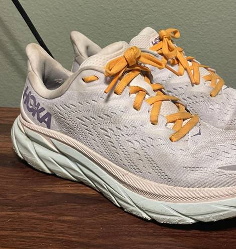 Hoka Clifton 8