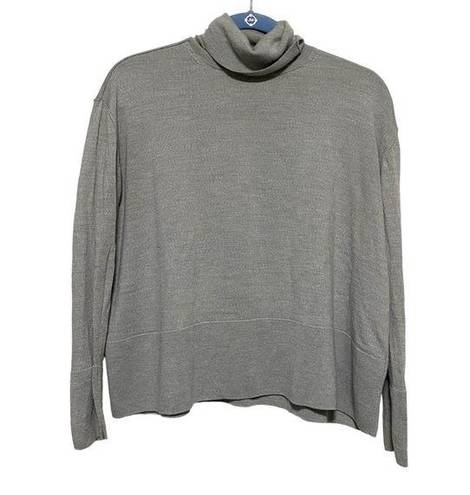 Everlane  Lightweight Gray Wool Turtleneck Sweater