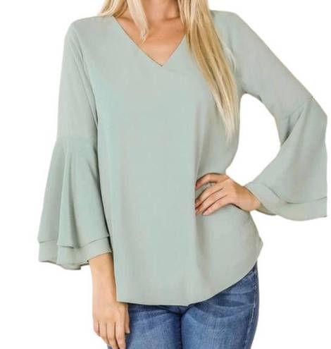 Zenana Outfitters NWOT Women's Layered Bell Sleeve Top Light Sage Green size Large