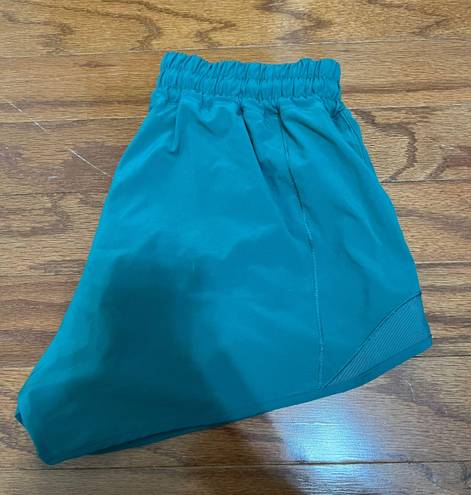 Lululemon Hotty Hot Short 2.5” 6 