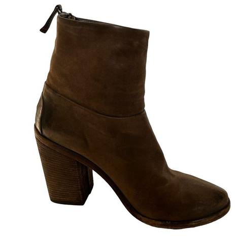 ma*rs èll Chocolate Brown Distressed Leather Block Heel Ankle Bootie 9.5/39.5
