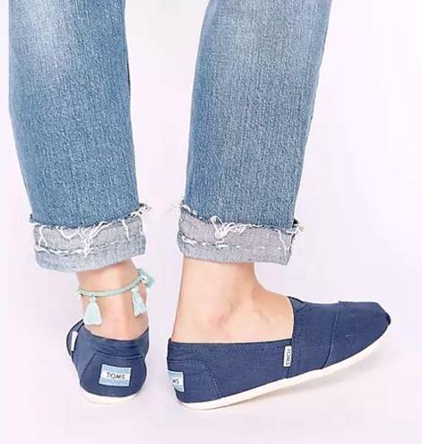 Toms Tom’s Women’s Classic navy canvas lightweight flats size 8.5  shoes