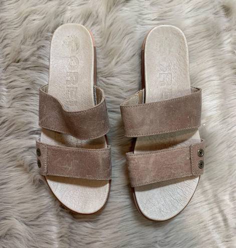 Sorel NWOT   Torpeda Slide Il leather sandals size 9