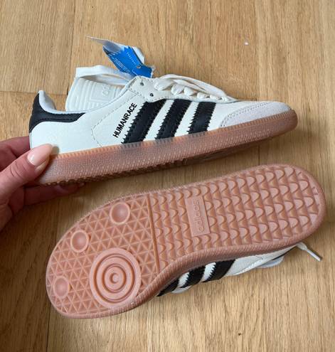 Adidas sneaker