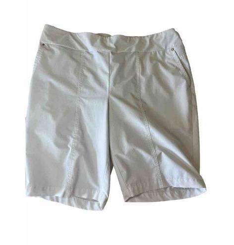 Chico's  Zenergy size 14* White shorts Polyester Spandex Utility Shorts Bermuda