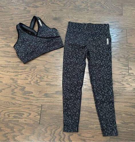 Gymshark  ADAPT ANIMAL SEAMLESS Sports Bra & Leggings Gray-Black Size Large NWOT