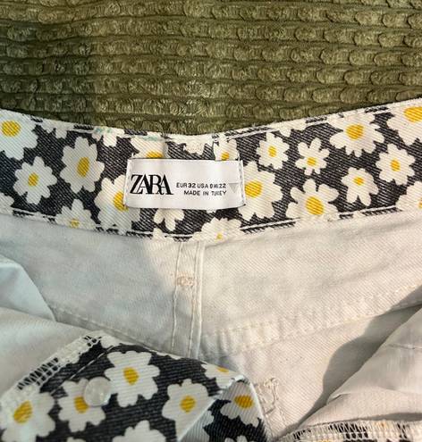 ZARA Woman Daisy Shorts