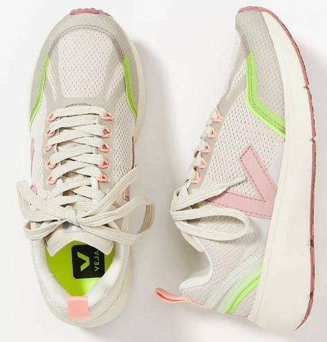 VEJA Tennis Shoes