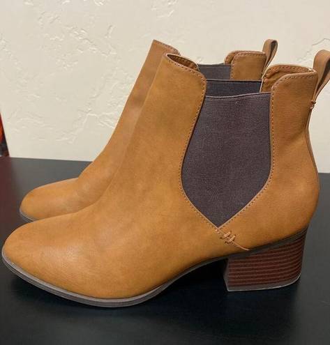 The Loft  Outlet Chelsea Ankle Boots Womens Size 10 Faux Leather Cognac