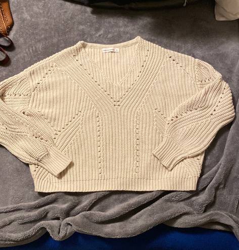 moon&madison NWOT cream cropped sweater