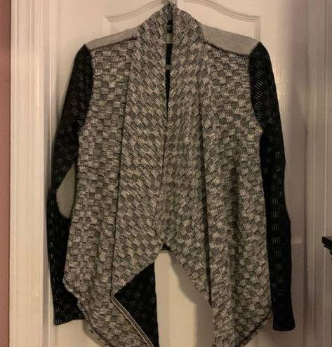 Anthropologie Anthropology Black and white pattern Sweater Wrap