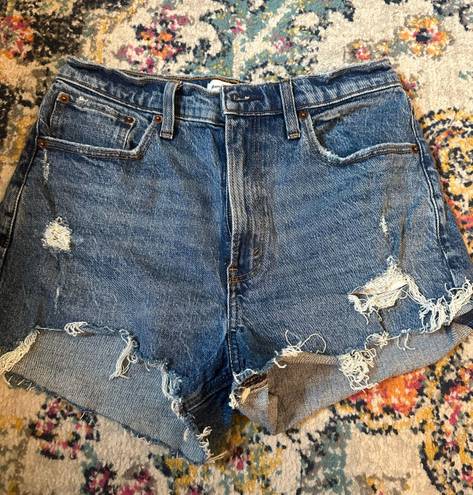 Abercrombie & Fitch Abercrombie Mom denim shorts 