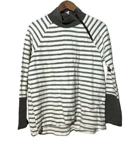 Doe & Rae  Pullover White & Gray Striped Zippered Shirt Medium