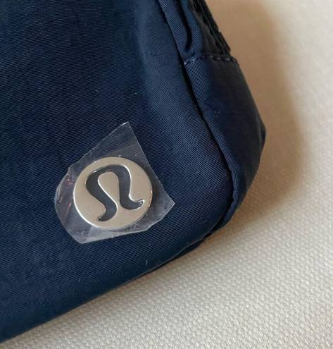 Lululemon Everywhere Belt Bag 1L - True Navy