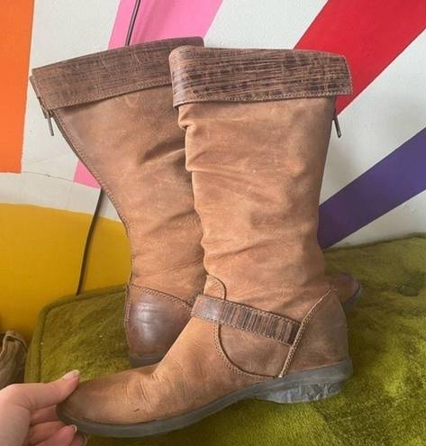 Ruff Hewn  Womens Leather Boots with Side Pocket! Distressed Size 9 EUC!