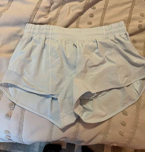 Lululemon Hotty Hot Low-Rise Shorts 2.5”