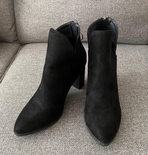 Boohoo Black booties