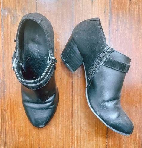 American Eagle  // Women’s ankle booties