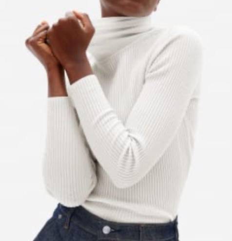 Everlane  Top Cream The Italian Merino Rib Turtleneck Knit Sz M EUC