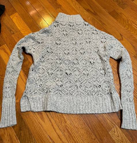 American Eagle Outfitters Sweater