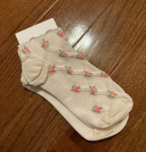 Urban Outfitters NWT  Rose Trellis Crew Socks coquette cottage core