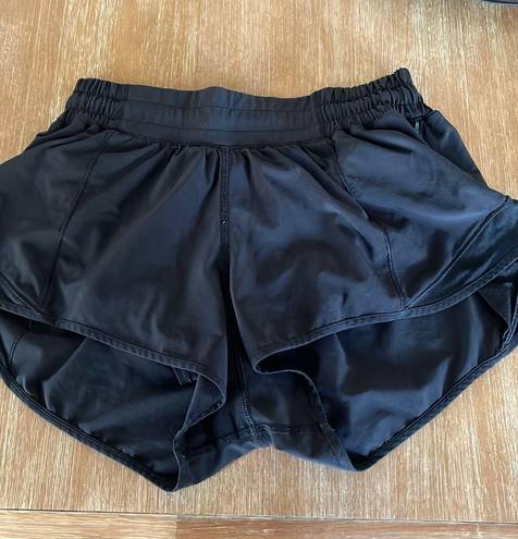 Lululemon Hottie Hot Shorts 2.5”