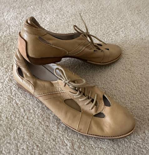 Design Lab Design Woman’s Beige Comfort Shoes, Sz EU 40