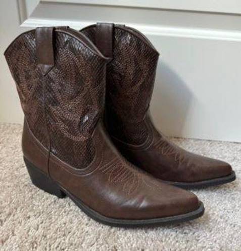 cowgirl boots Size 8.5