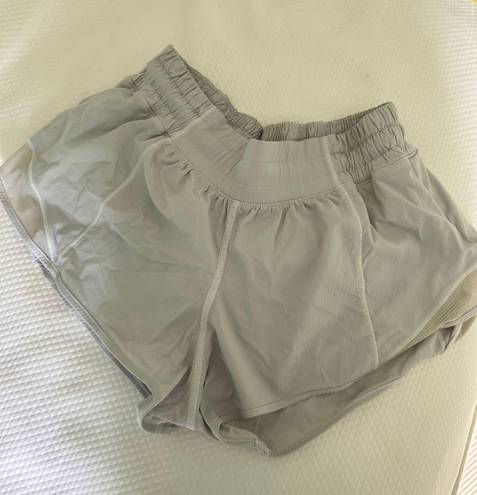 Lululemon White Hotty Hot 2.5” Shorts