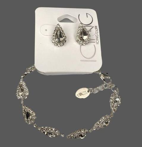 Icing Silver earring and bracelet set.