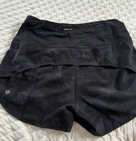 Lululemon High wasted Black Camo Shorts. 4”