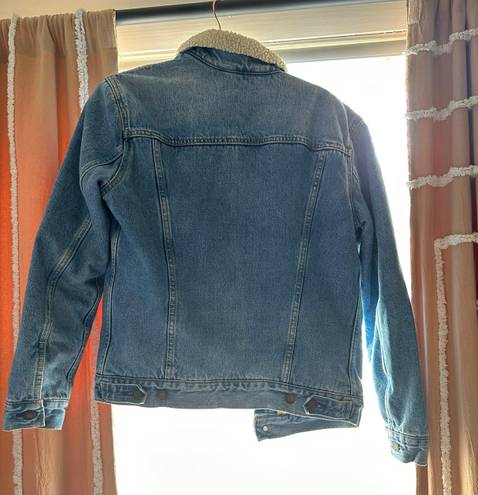 Levi’s Sherpa-Lined Denim Trucker Jacket