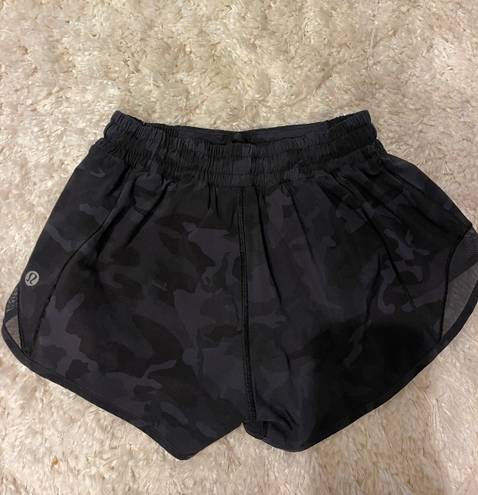 Lululemon Hotty Hot Short 2.5”